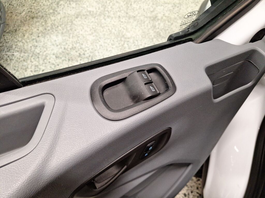 Ford Transit 2018 Valkoinen