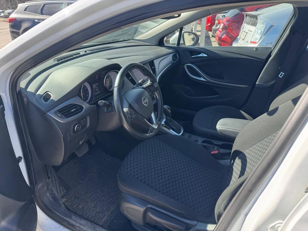 Opel Astra 2020 Valkoinen