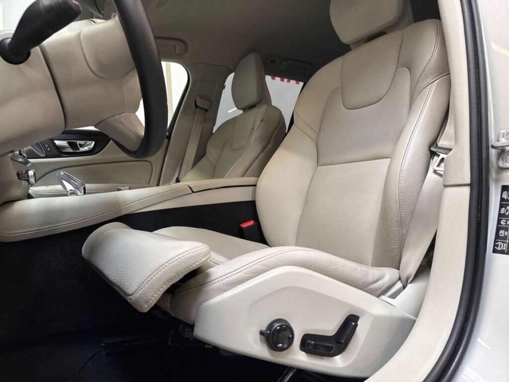 Volvo V60 2020 Harmaa