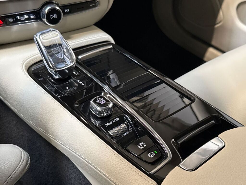 Volvo V60 2020 Harmaa