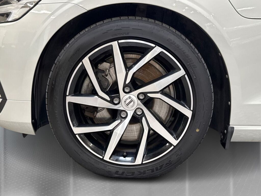 Volvo V60 2020 Harmaa