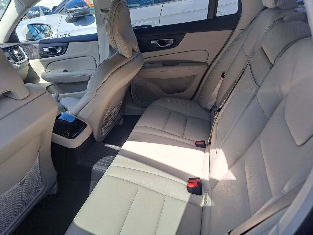 Volvo V60 2020 Harmaa