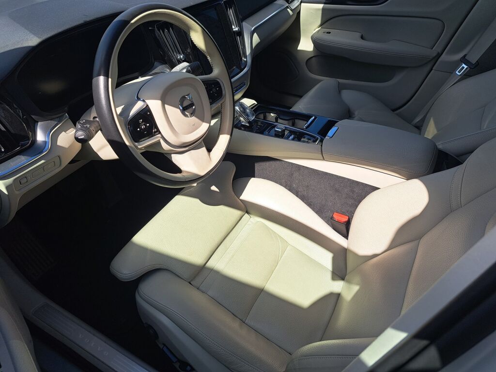 Volvo V60 2020 Harmaa