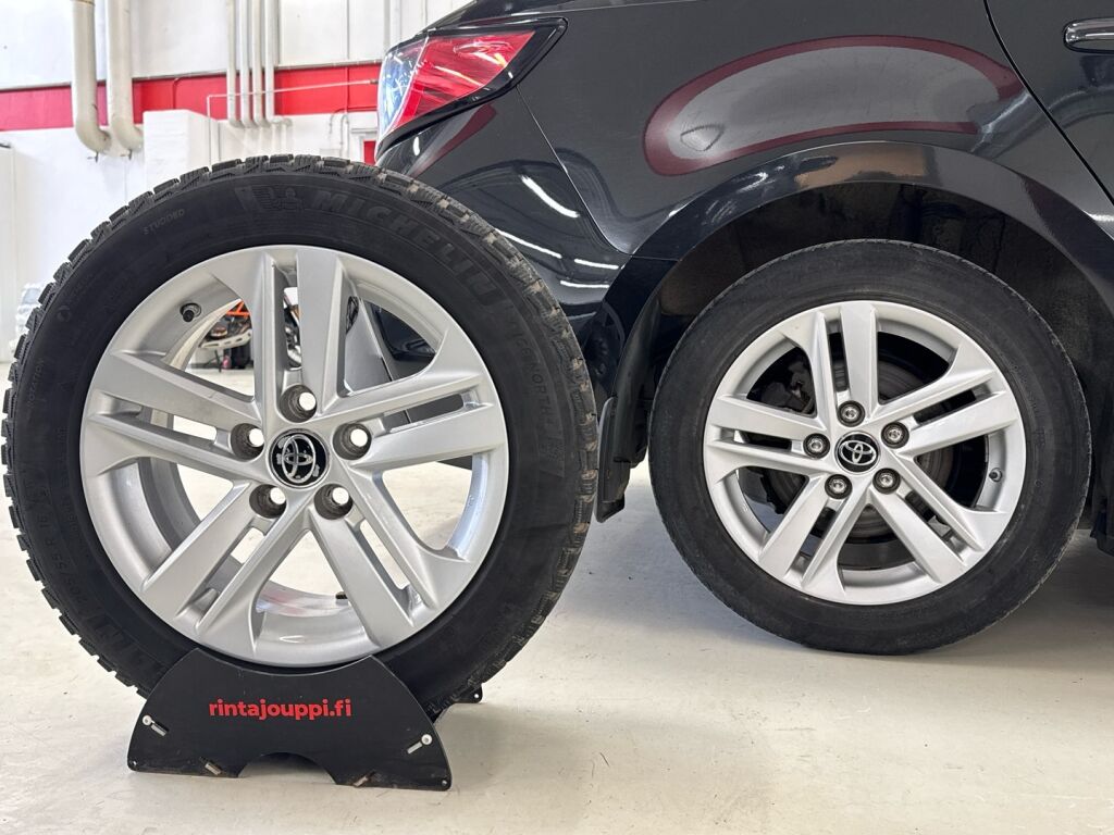 Toyota Corolla 2020 Musta