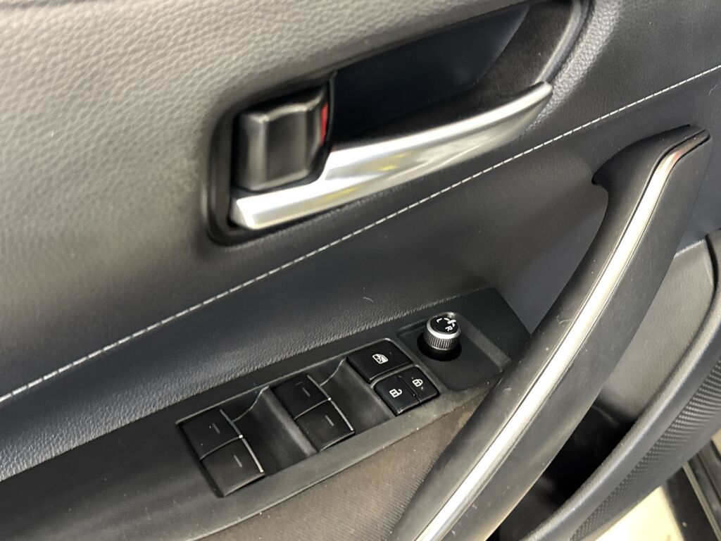 Toyota Corolla 2020 Musta