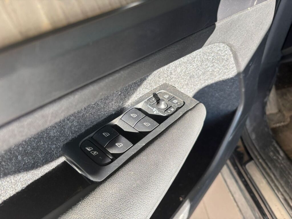 Volvo XC40 2020 Musta