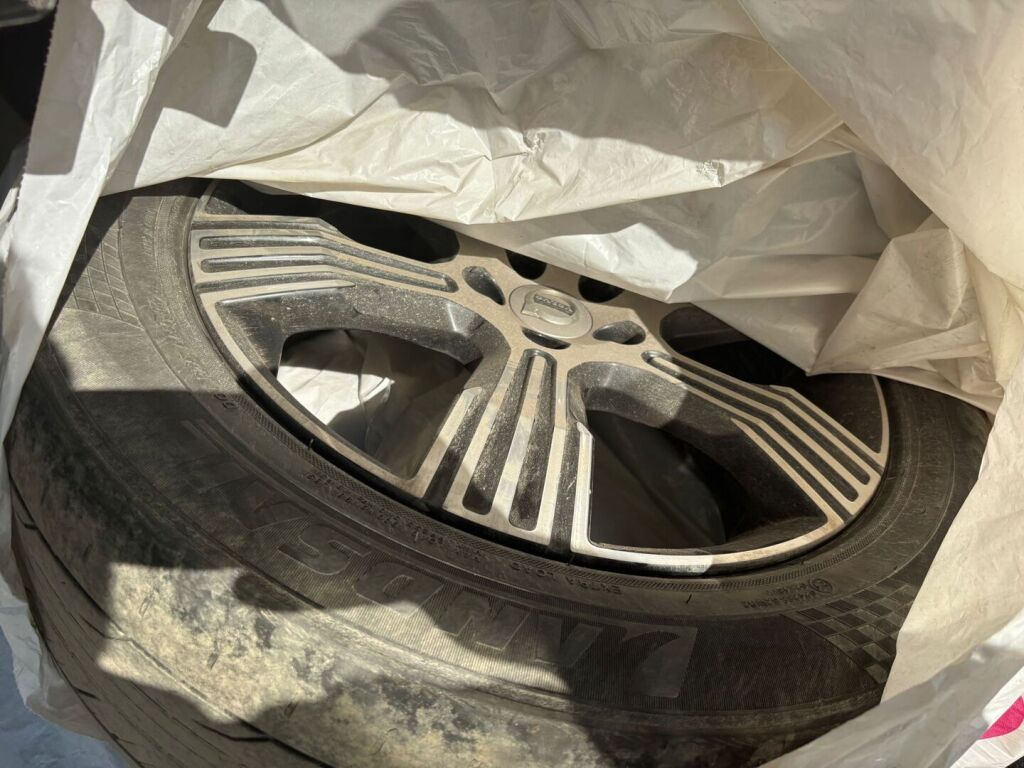 Volvo XC40 2020 Musta