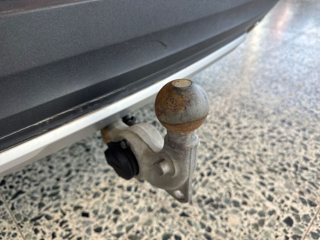 Volvo XC40 2020 Musta