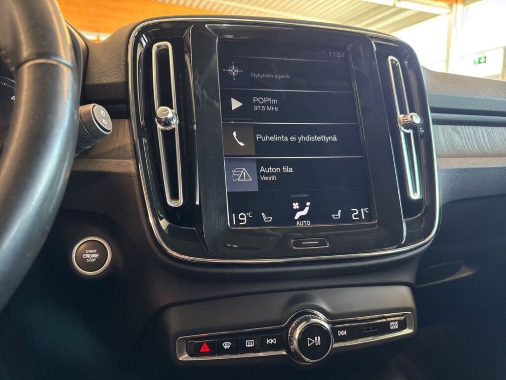 Volvo XC40 2020 Musta