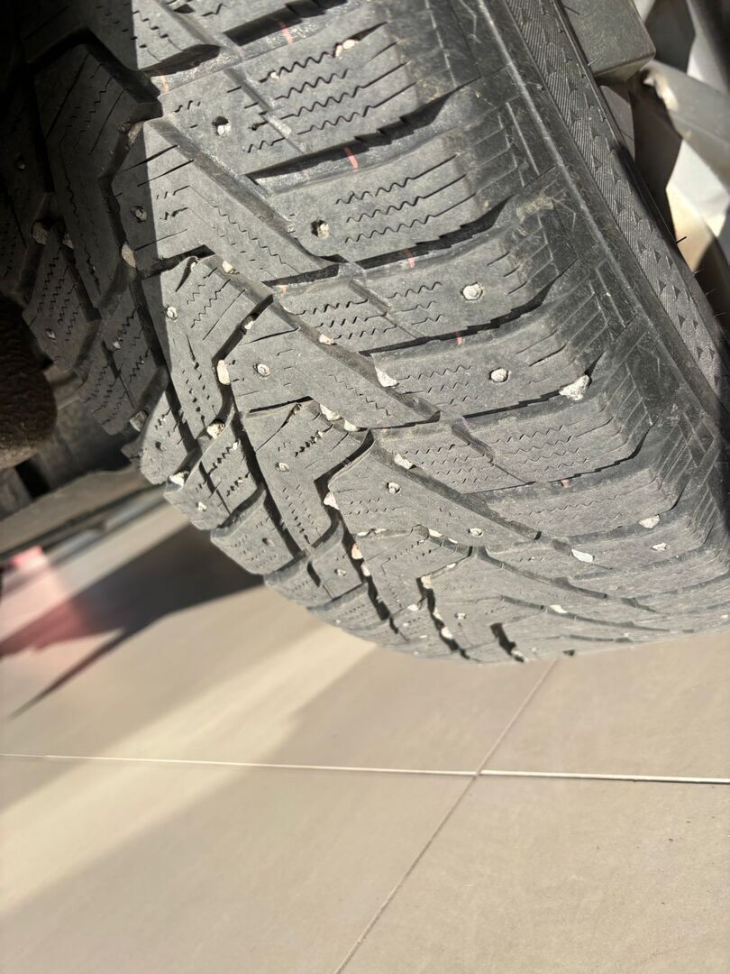 Volvo XC40 2020 Musta