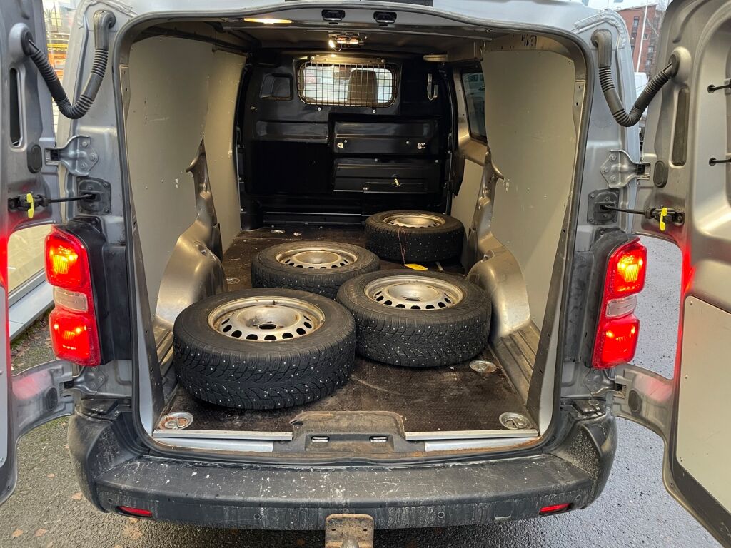 Opel Vivaro 2020 Harmaa