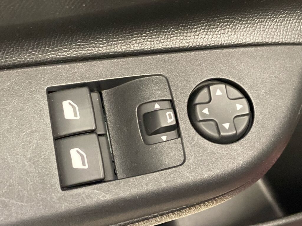 Opel Corsa 2020 Punainen