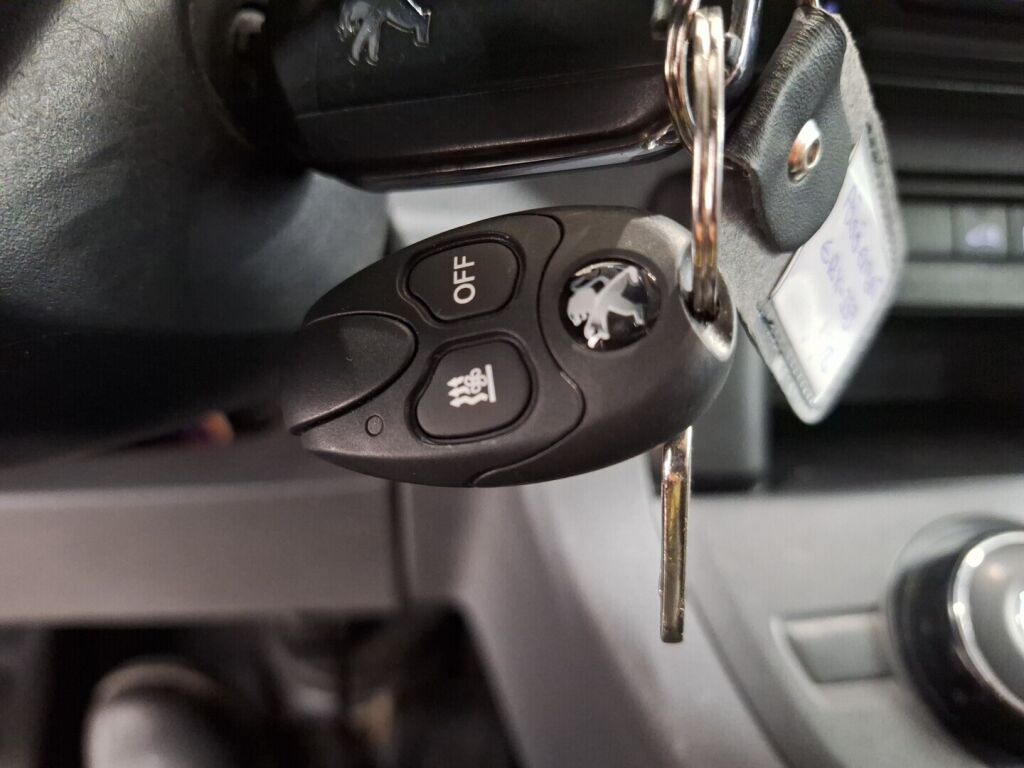 Peugeot Expert 2020 Valkoinen