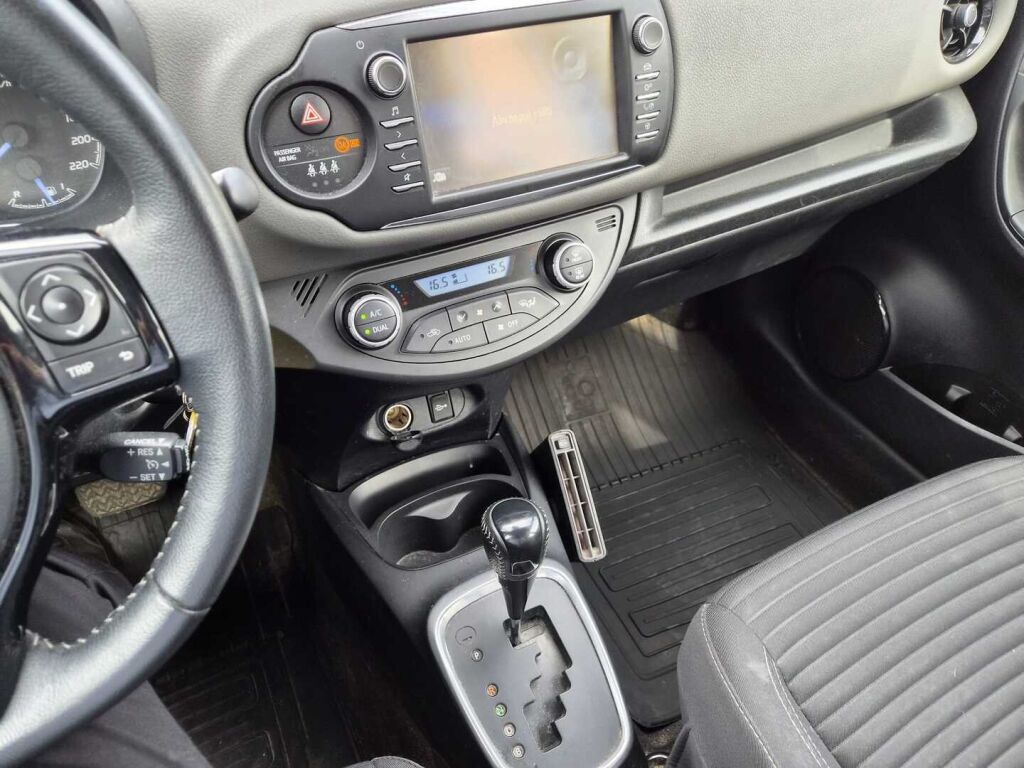 Toyota Yaris 2020 Valkoinen
