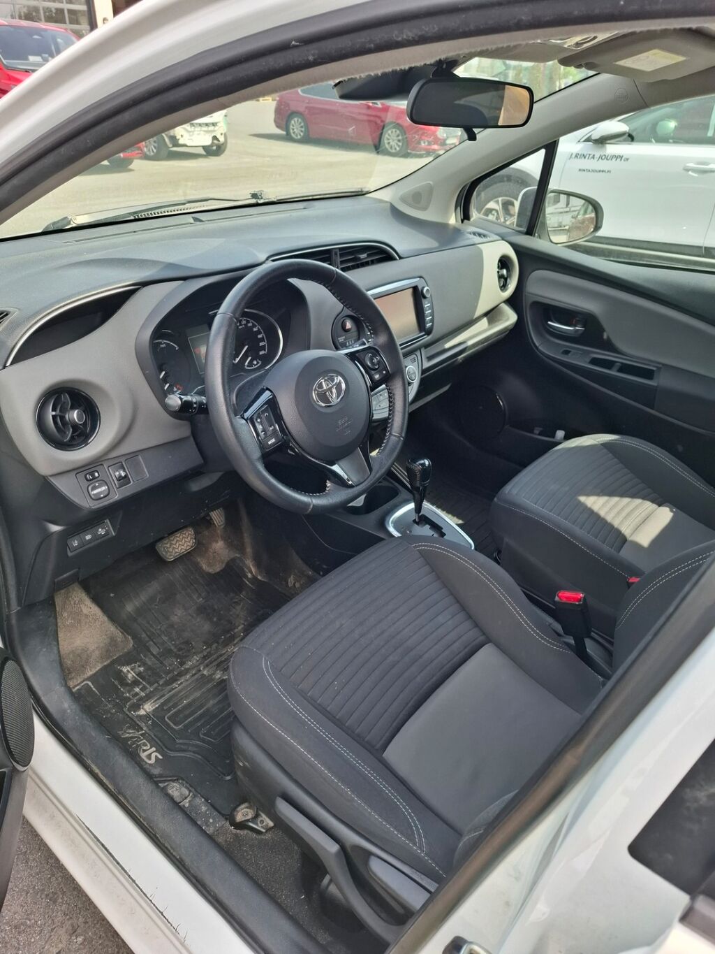 Toyota Yaris 2020 Valkoinen