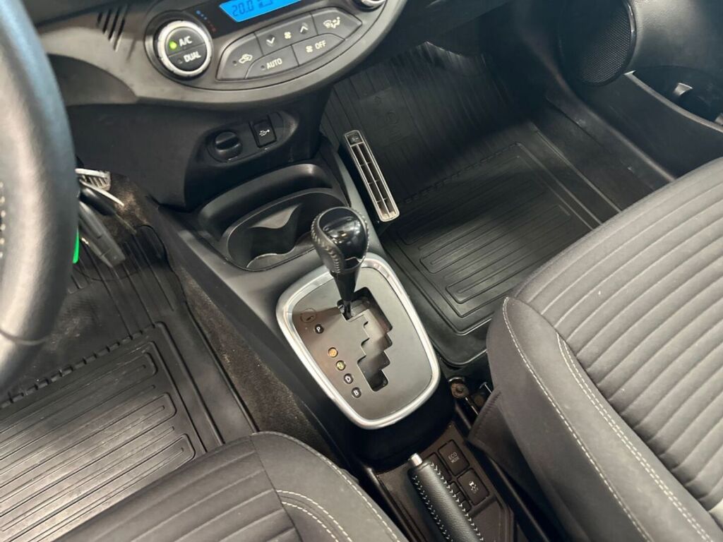Toyota Yaris 2020 Valkoinen