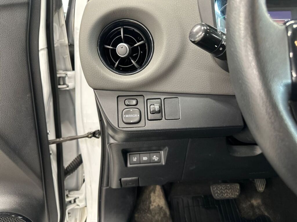 Toyota Yaris 2020 Valkoinen