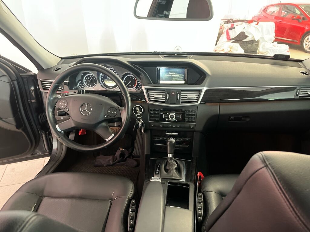 Mercedes-Benz E 2012 Harmaa