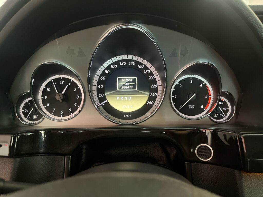 Mercedes-Benz E 2012 Harmaa