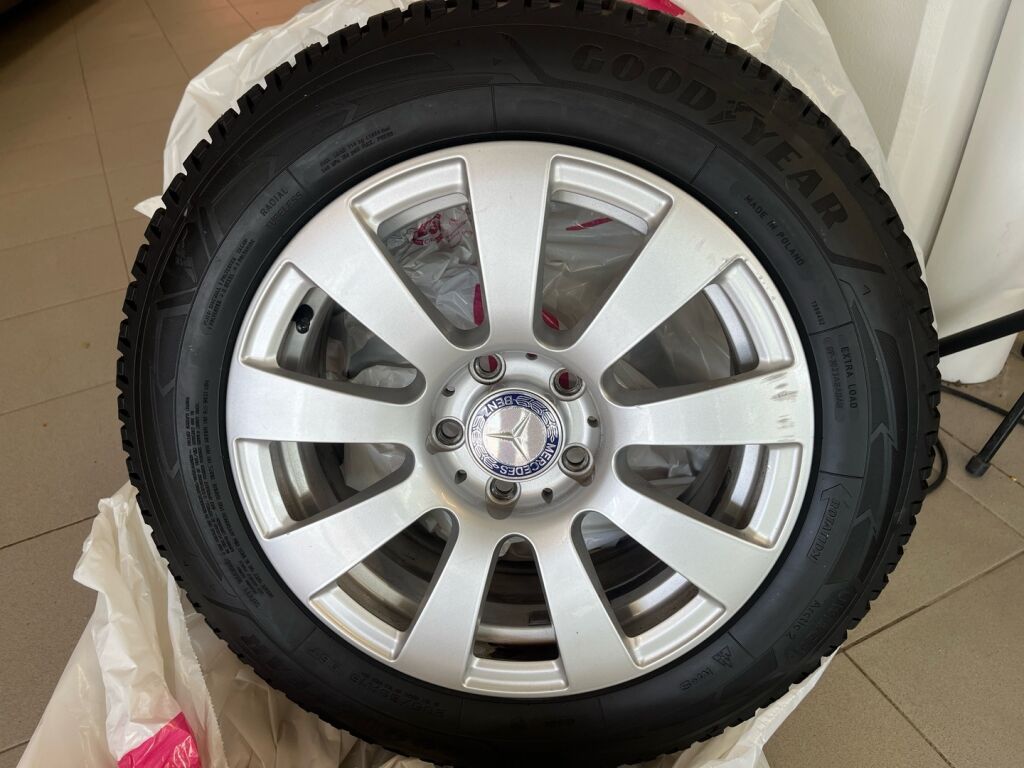 Mercedes-Benz E 2012 Harmaa