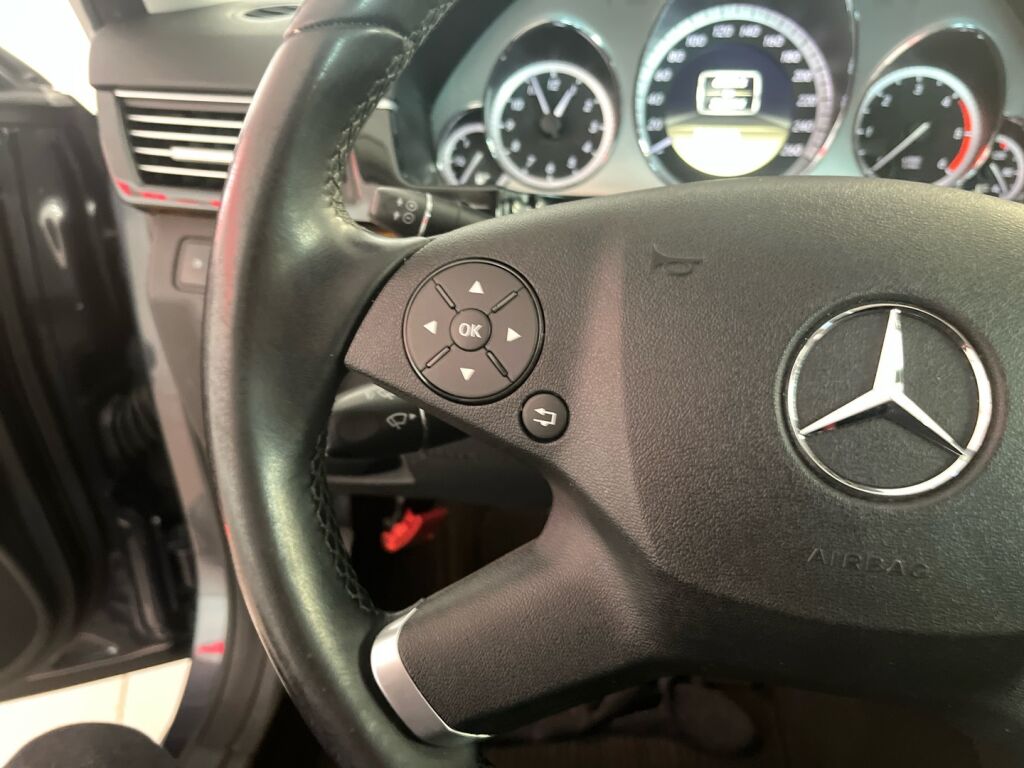 Mercedes-Benz E 2012 Harmaa