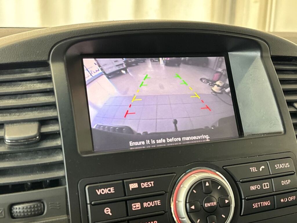 Nissan Navara 2012 Musta