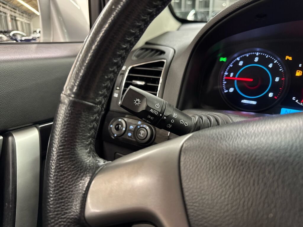 Chevrolet Captiva 2011 Harmaa