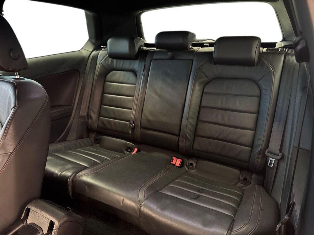 Volkswagen Golf 2014 Musta