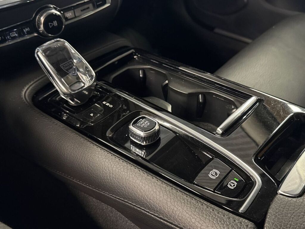 Volvo V60 2022 Valkoinen