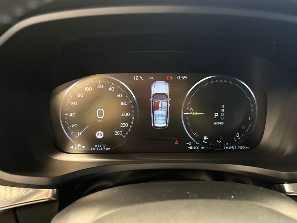 Volvo V60 2022 Valkoinen