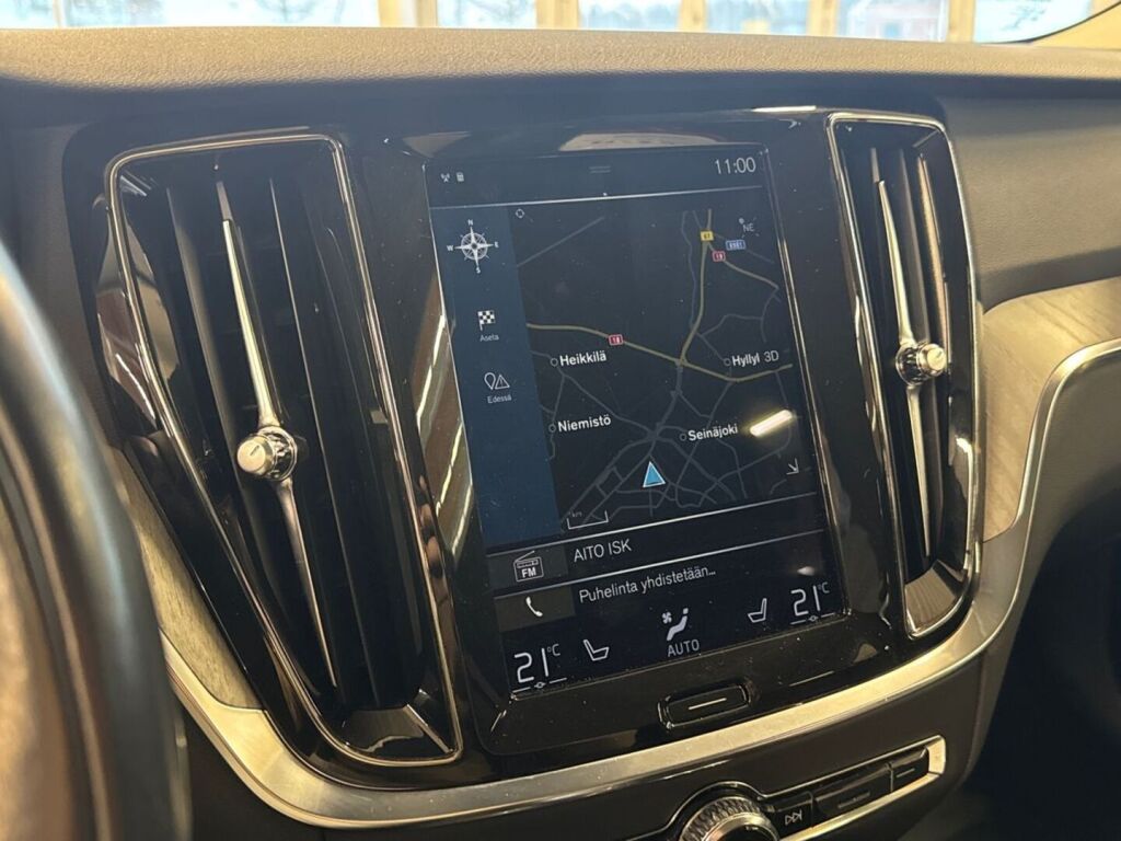 Volvo V60 2022 Valkoinen