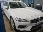 Volvo V60 2022 Valkoinen