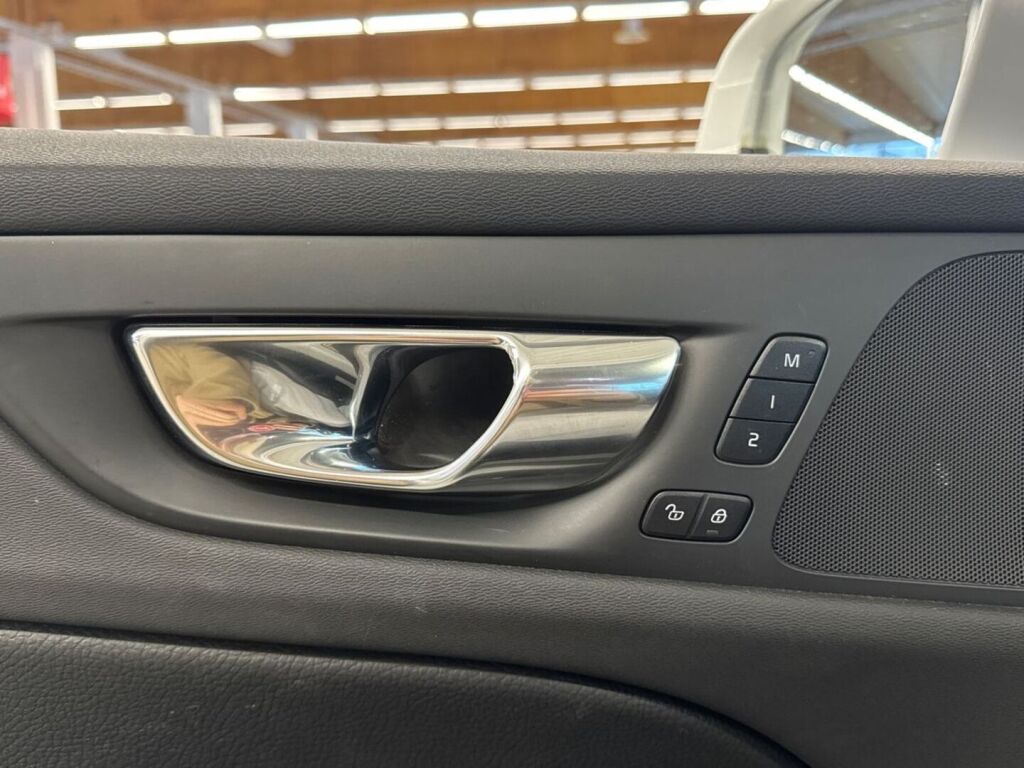 Volvo V60 2022 Valkoinen