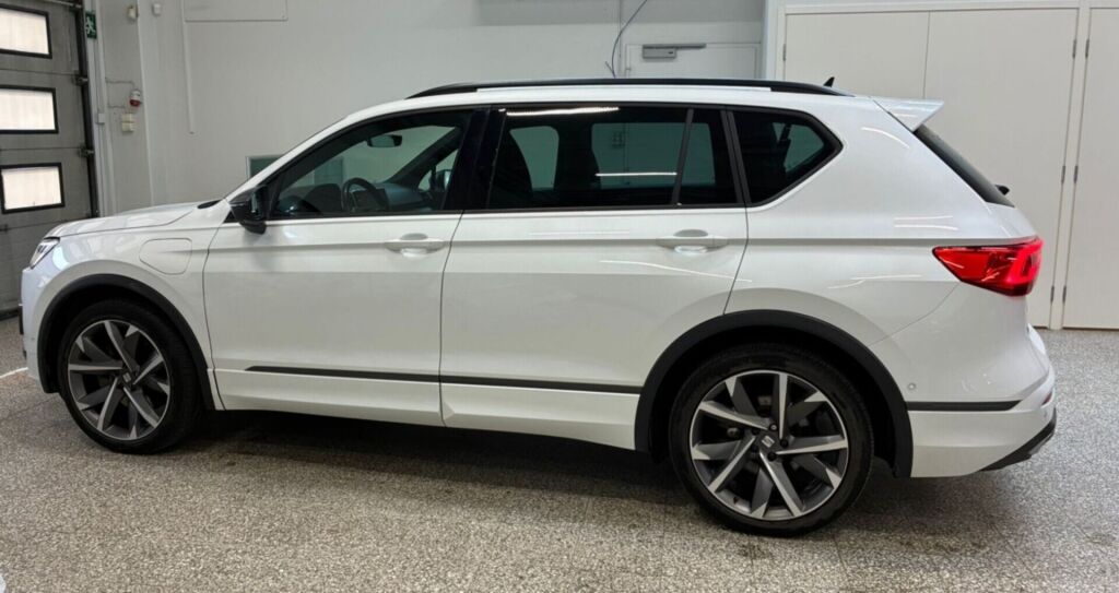 Seat Tarraco 2021 Valkoinen