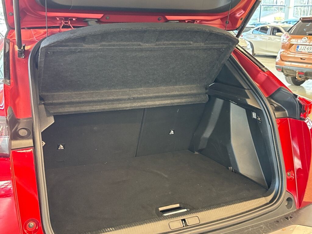 Peugeot e-2008 2022 Punainen