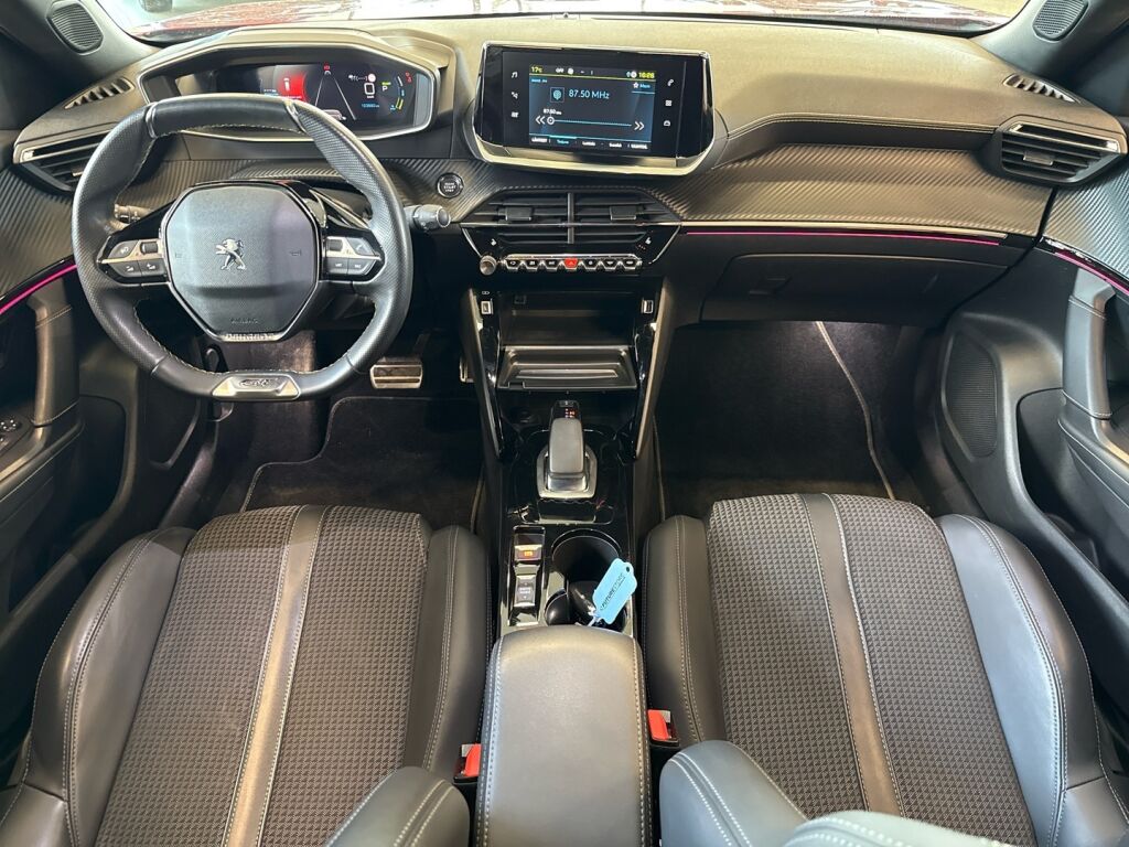 Peugeot e-2008 2022 Punainen