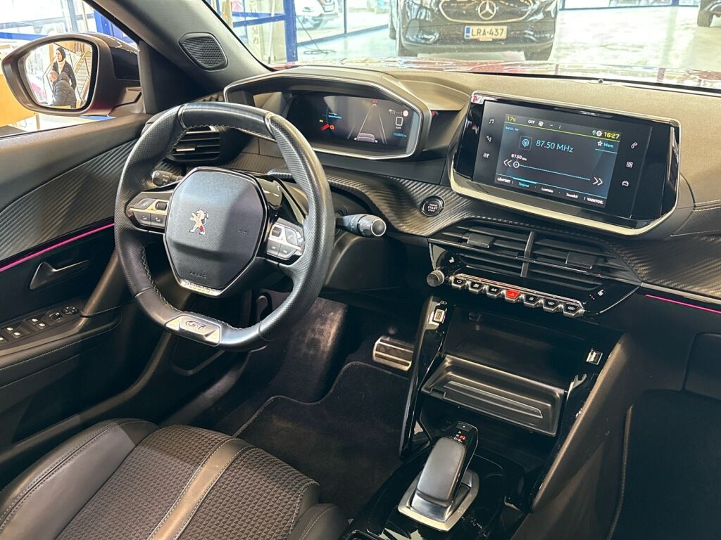 Peugeot e-2008 2022 Punainen