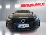 Volvo V60 2022 Musta