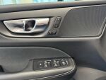 Volvo V60 2022 Musta