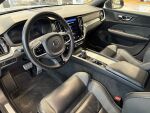 Volvo V60 2022 Musta