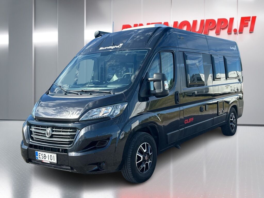 Sunlight Cliff VAN 600 XV 2020 Musta