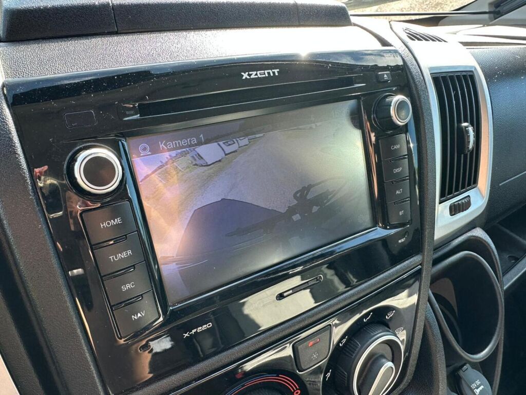 Sunlight Cliff VAN 600 XV 2020 Musta