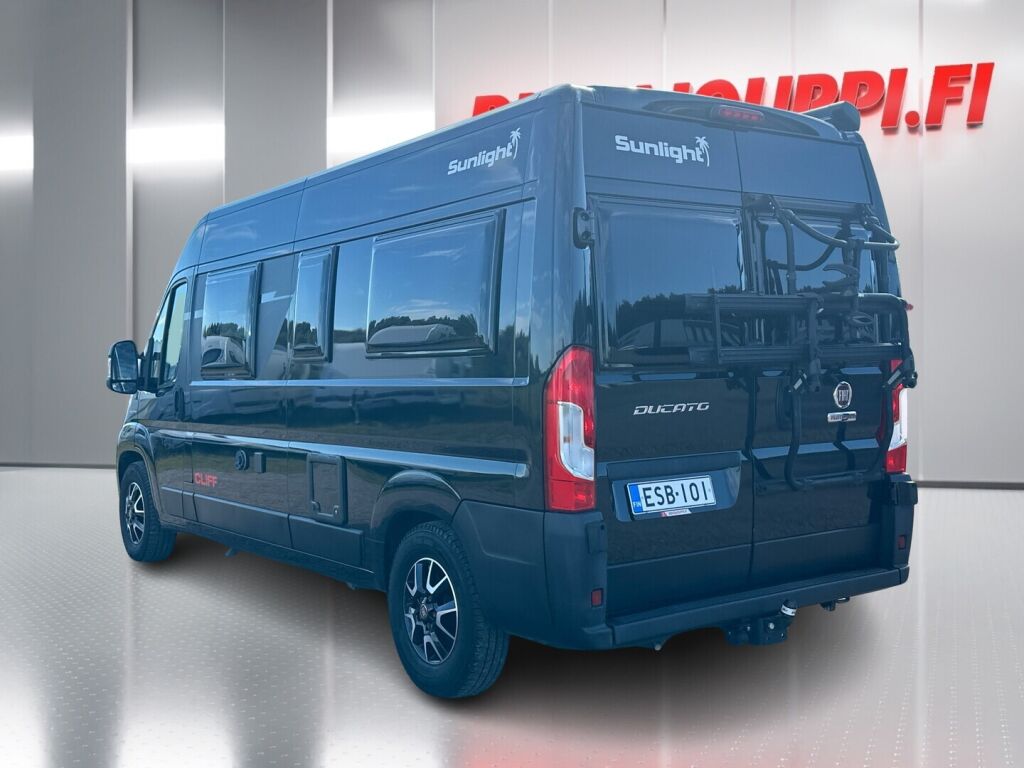 Sunlight Cliff VAN 600 XV 2020 Musta