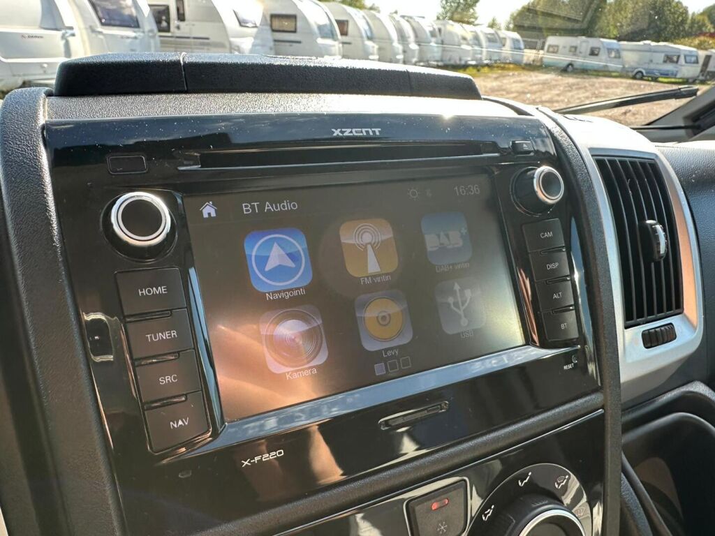 Sunlight Cliff VAN 600 XV 2020 Musta