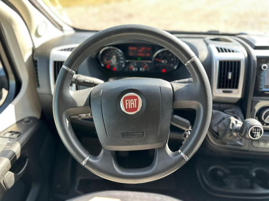 Sunlight Cliff VAN 600 XV 2020 Musta