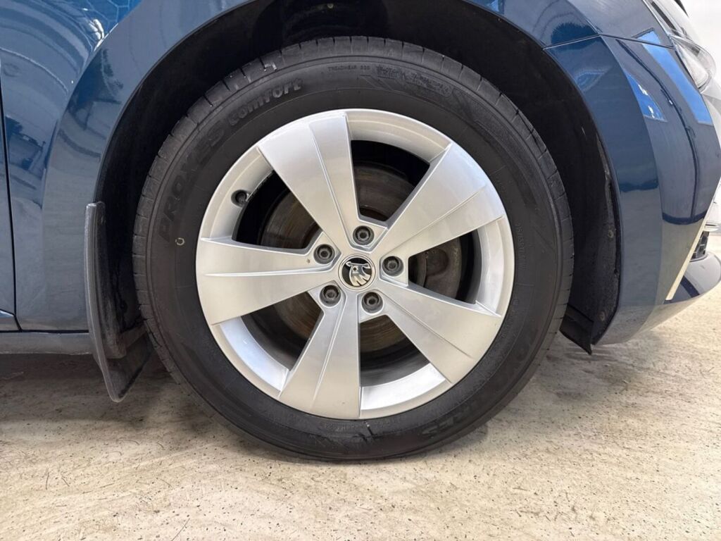 Skoda Superb 2020 Sininen
