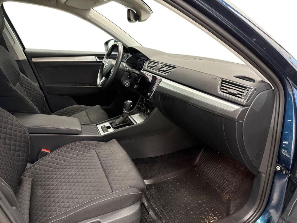 Skoda Superb 2020 Sininen