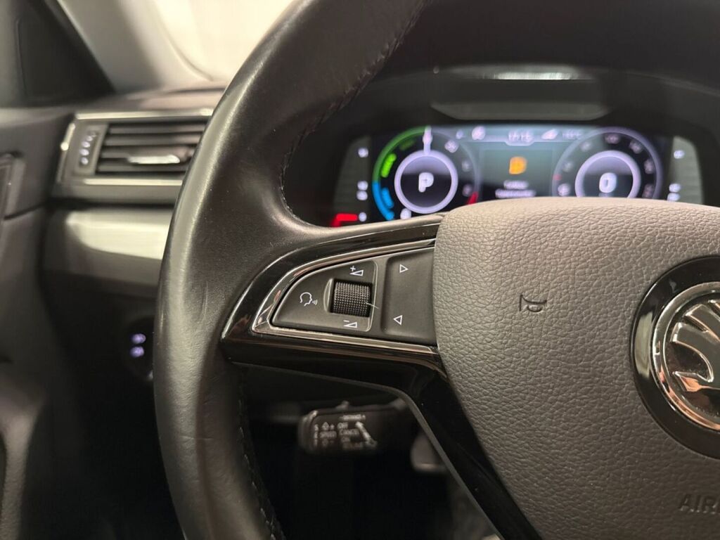 Skoda Superb 2020 Sininen