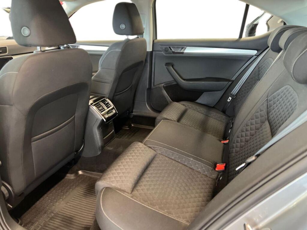 Skoda Superb 2020 Harmaa