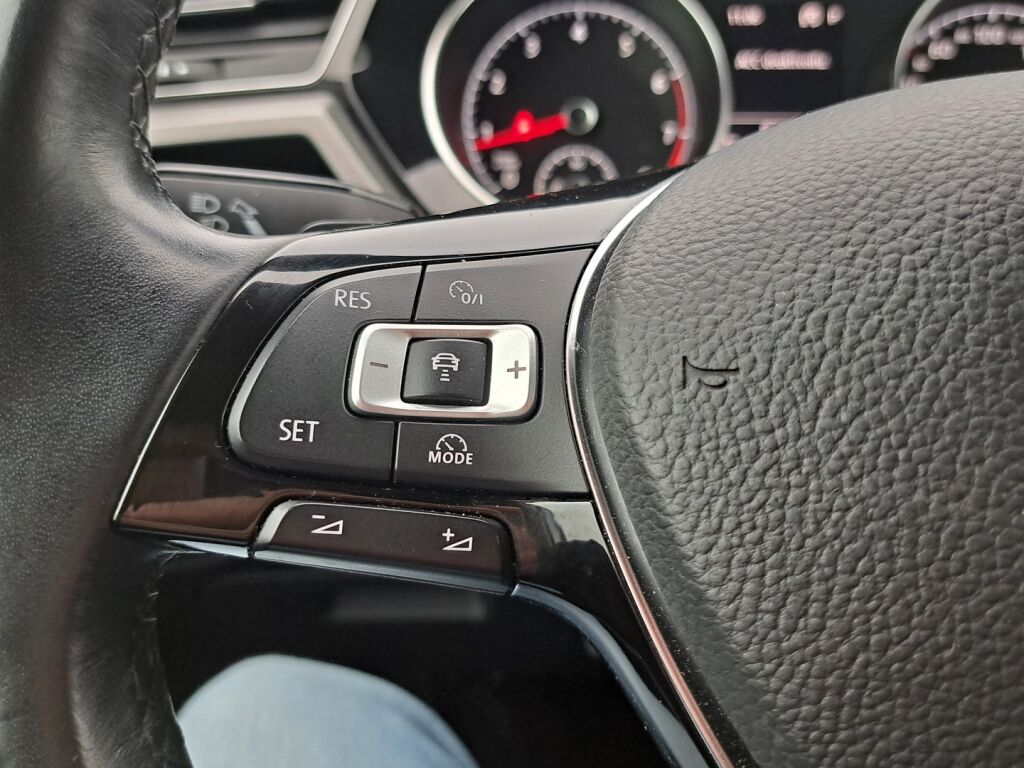 Volkswagen Touran 2018 Hopea